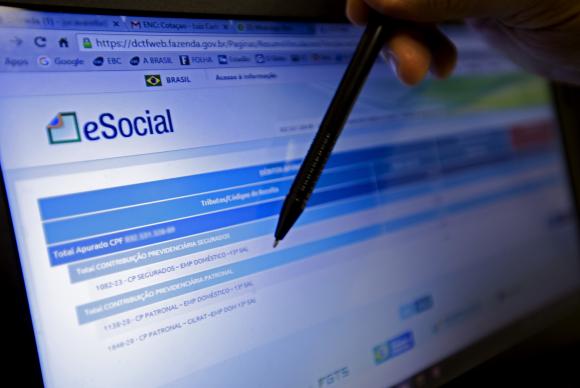 eSocial: Implantação para empresas começa em janeiro de 2018